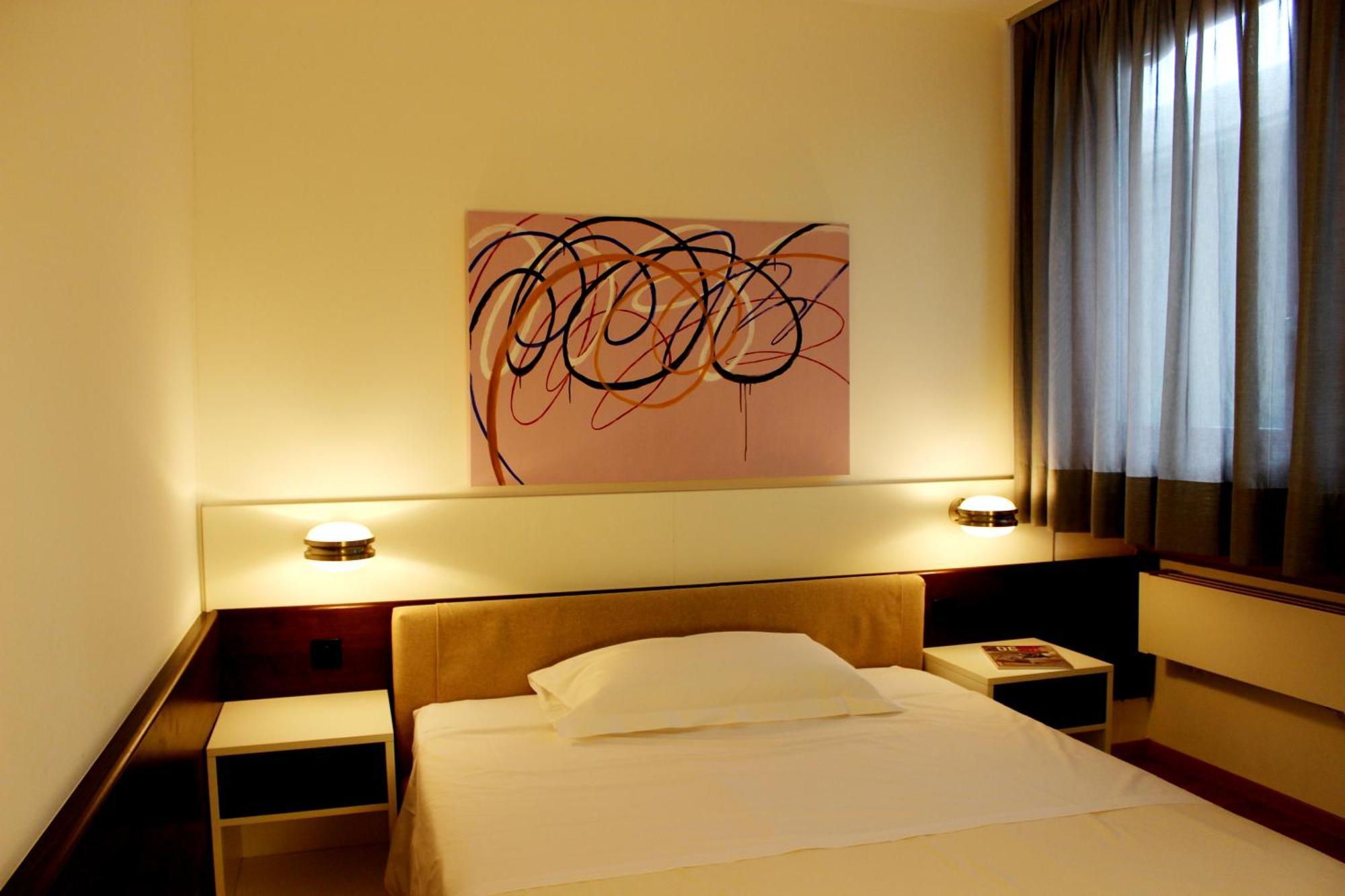 Hotel Garni Centro Chiasso Bagian luar foto